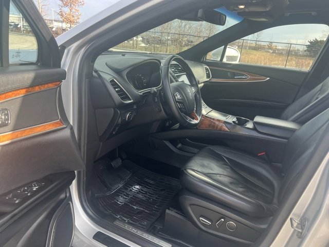 Used 2017 Lincoln MKX Reserve w/ Lincoln MKX Climate Package image 12