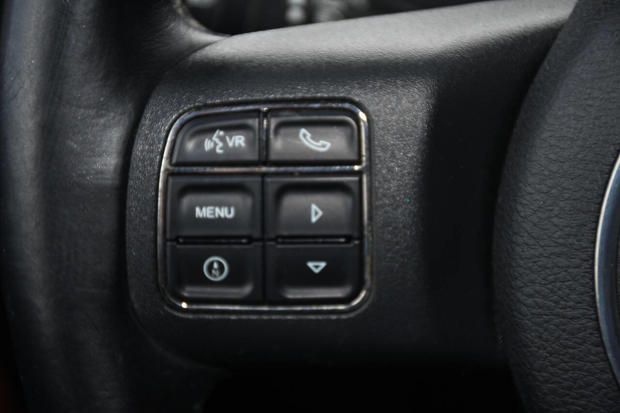 Used 2012 Jeep Wrangler Unlimited Sport image 27