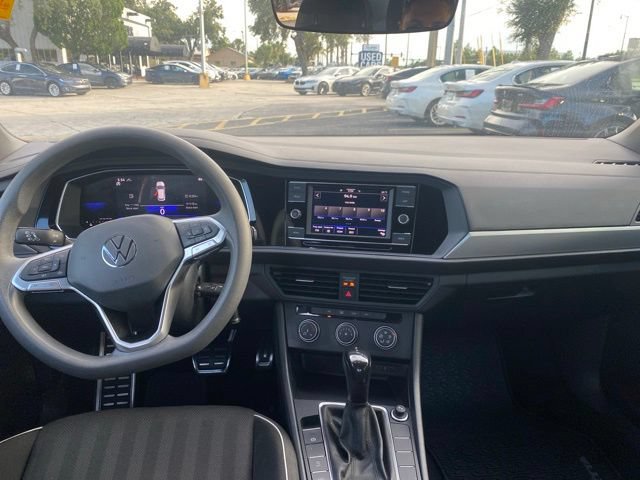 Used 2023 Volkswagen Jetta Sport FWD image 9