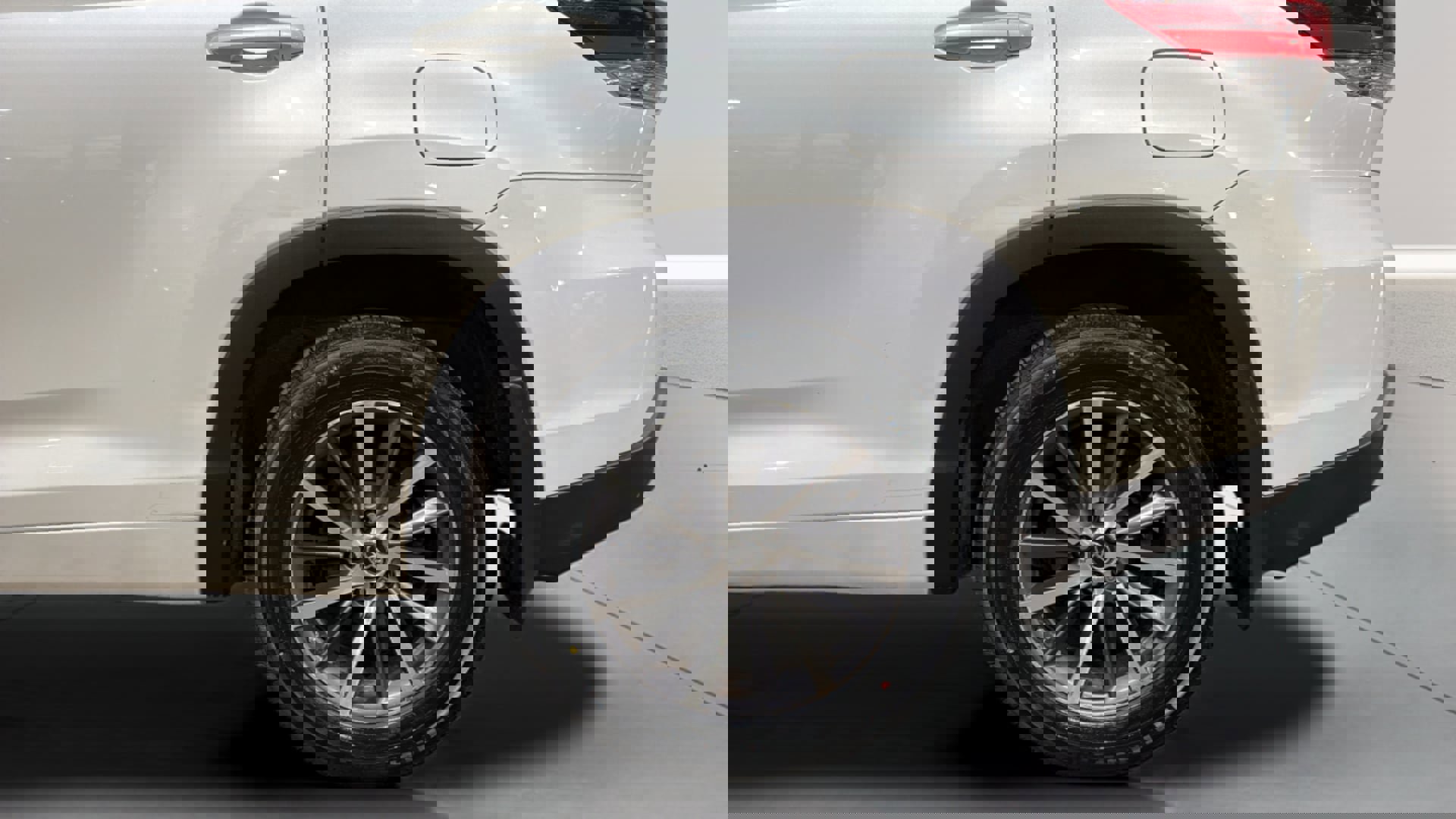 Used 2017 Toyota Highlander XLE AWD/4WD image 37