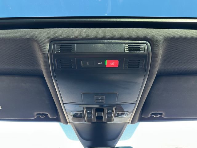 Used 2023 Volkswagen Tiguan SE R-Line image 29