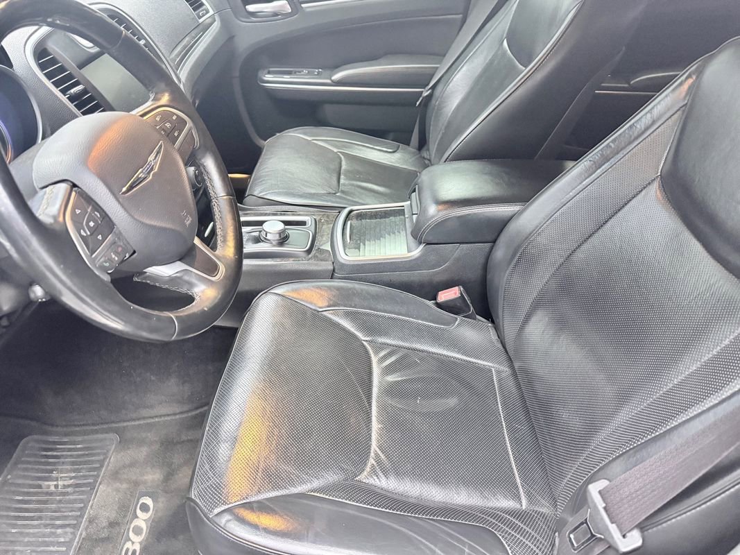 Used 2016 Chrysler 300 C image 10