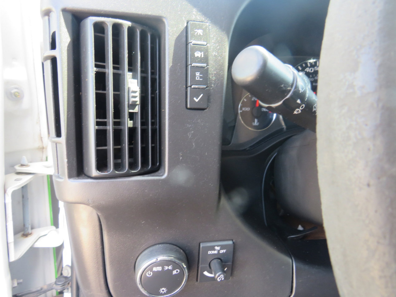 Used 2009 Chevrolet Express 2500 Extended image 24