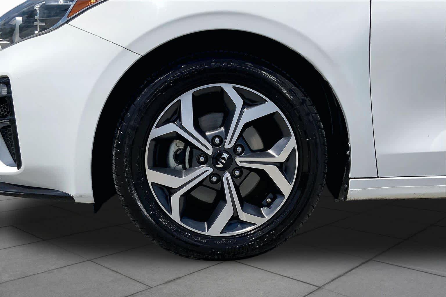 Used 2021 Kia Forte LXS FWD image 11
