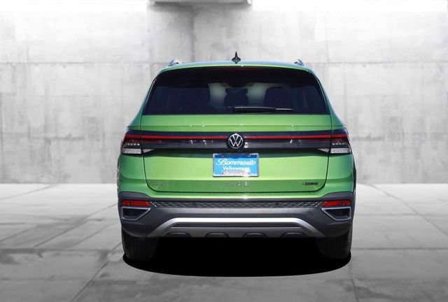 New 2026 Volkswagen Taos SE image 6