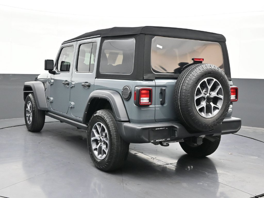 Used 2024 Jeep Wrangler Unlimited Sport AWD/4WD image 3