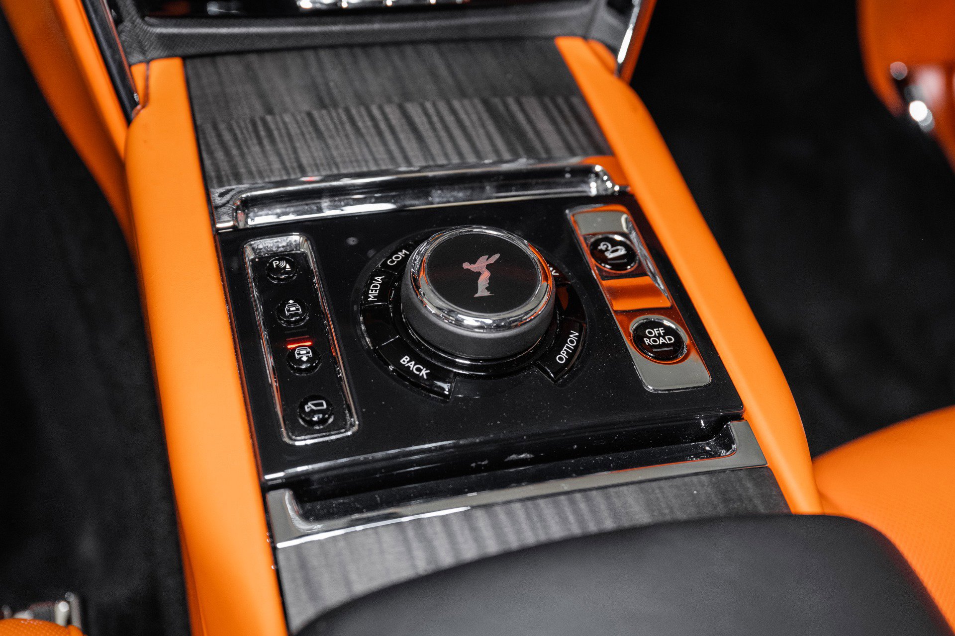 Used 2022 Rolls-Royce Cullinan w/ Dark Exterior Package image 51