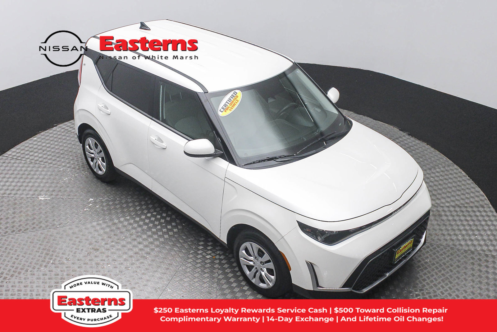 Used 2023 Kia Soul LX FWD image 3