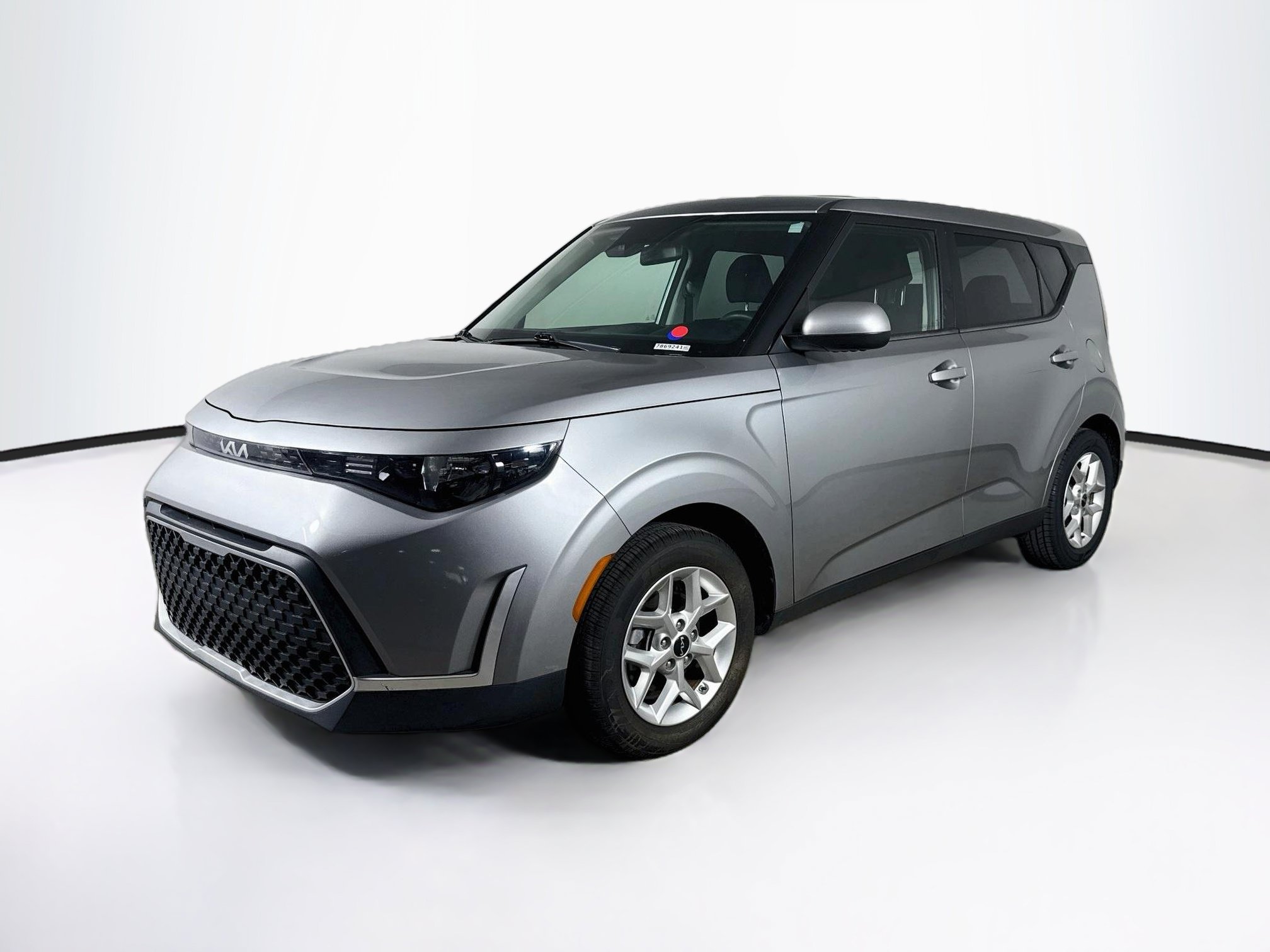 Used 2023 Kia Soul LX w/ Option Group 015 FWD image 4