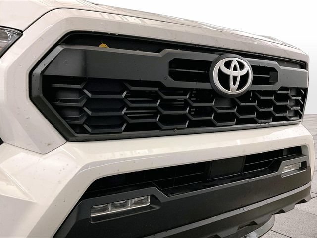Used 2024 Toyota Tacoma TRD Sport AWD/4WD image 29