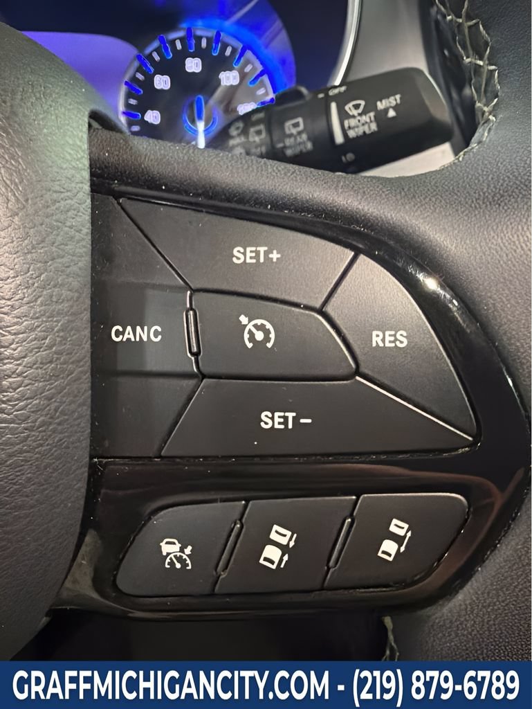 Used 2025 Chrysler Pacifica Limited FWD image 20
