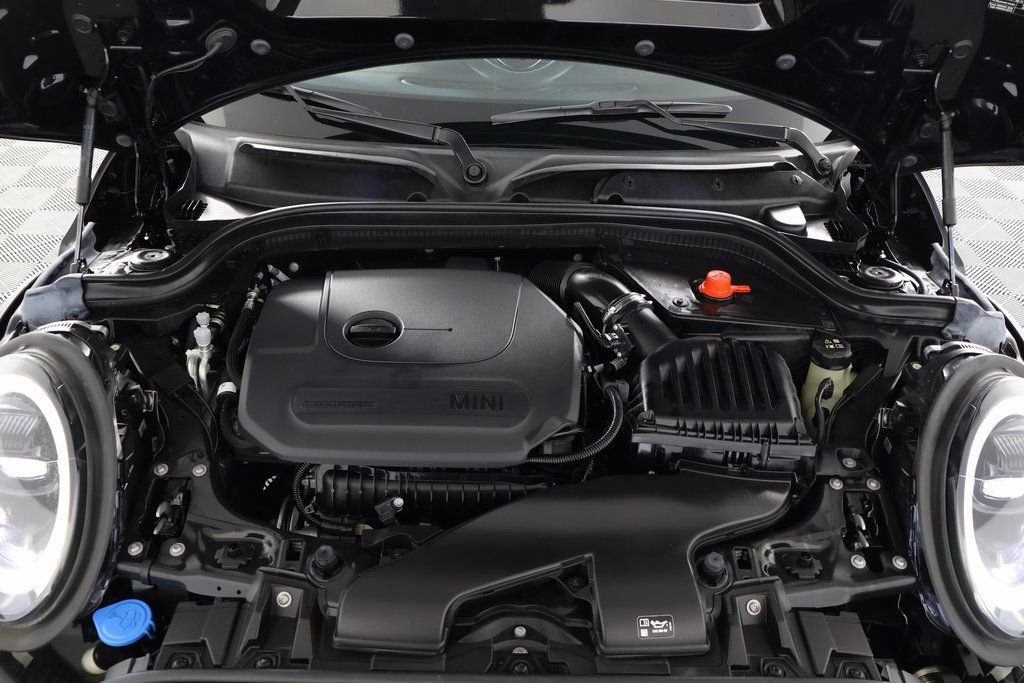 Used 2023 MINI Cooper 2-Door Hardtop image 14