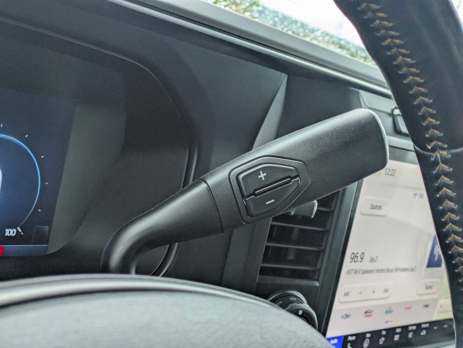 Used 2023 Ford F350 Platinum w/ Tremor Off-Road Package AWD/4WD image 33