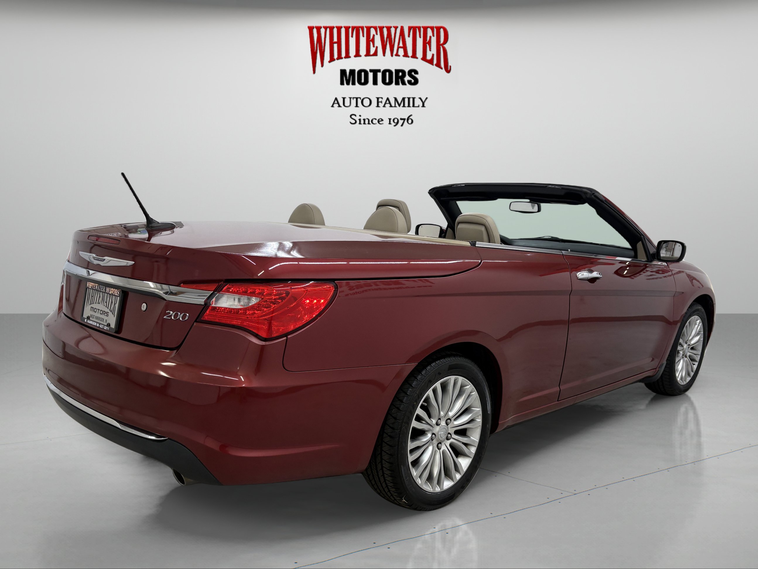 Used 2011 Chrysler 200 Limited FWD image 7