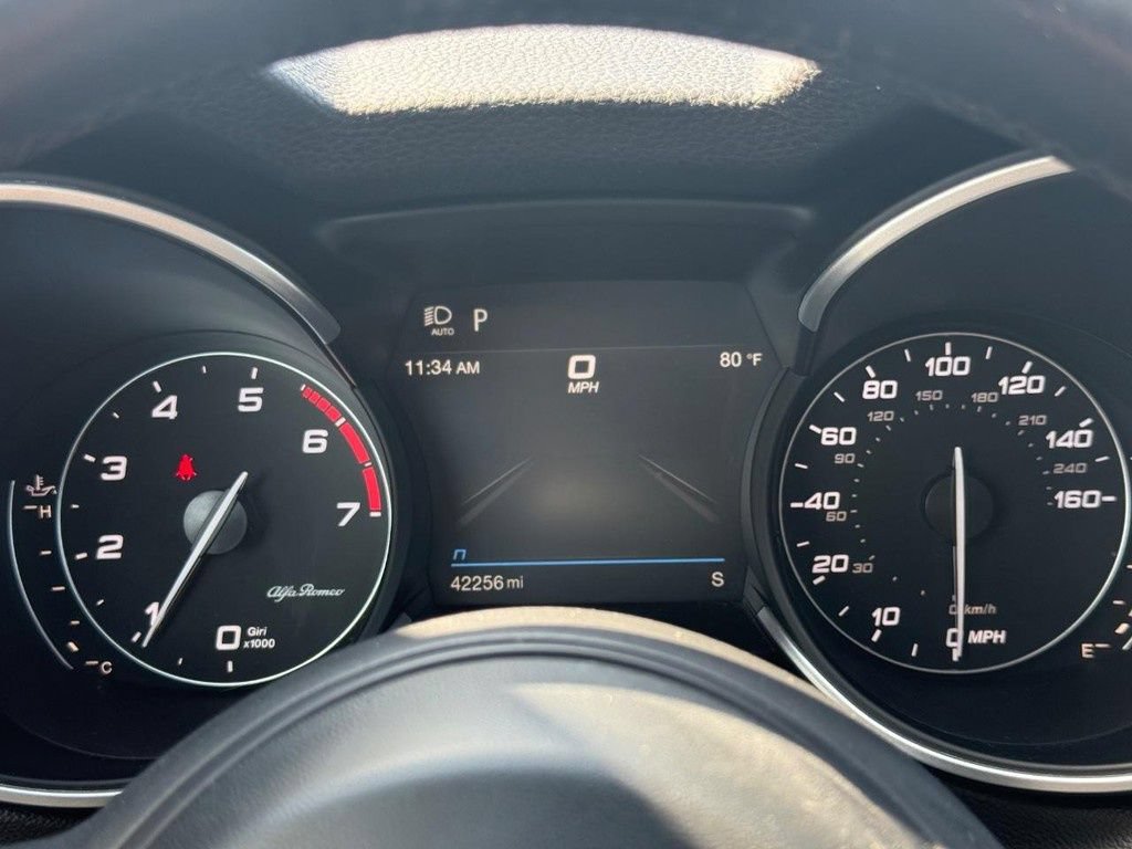 Used 2023 Alfa Romeo Stelvio Ti AWD/4WD image 25