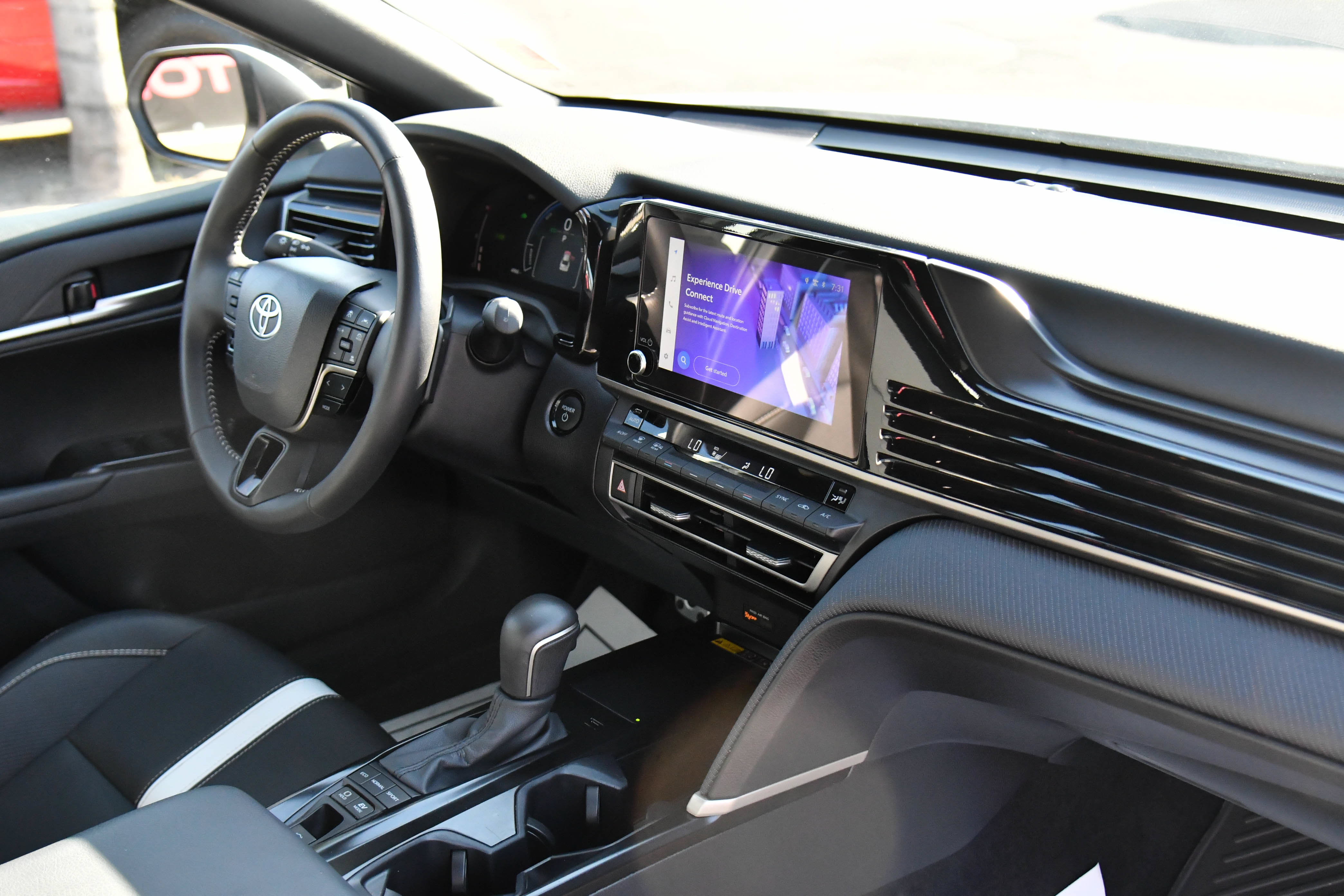 Used 2026 Toyota Camry SE FWD image 44