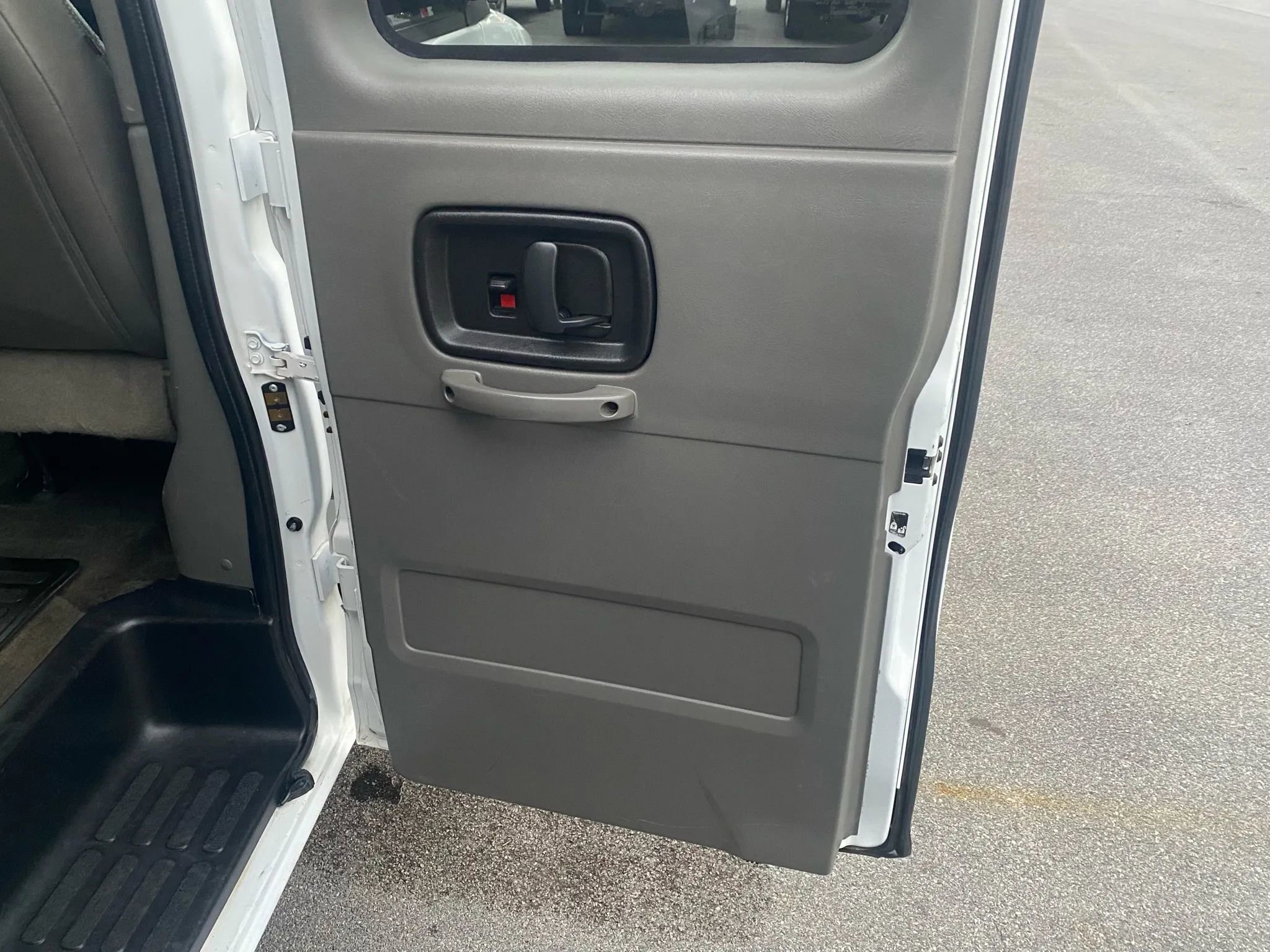 Used 2016 Chevrolet Express 3500 LT w/ LT Preferred Equipment Group RWD image 22