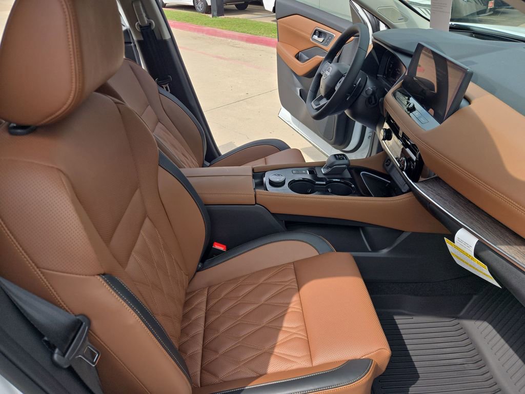 New 2026 Nissan Rogue Platinum w/ Platinum Premium Package AWD/4WD image 13