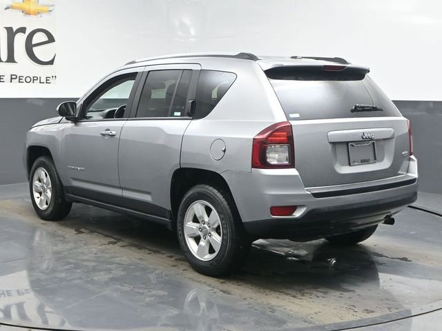 Used 2016 Jeep Compass Latitude image 35