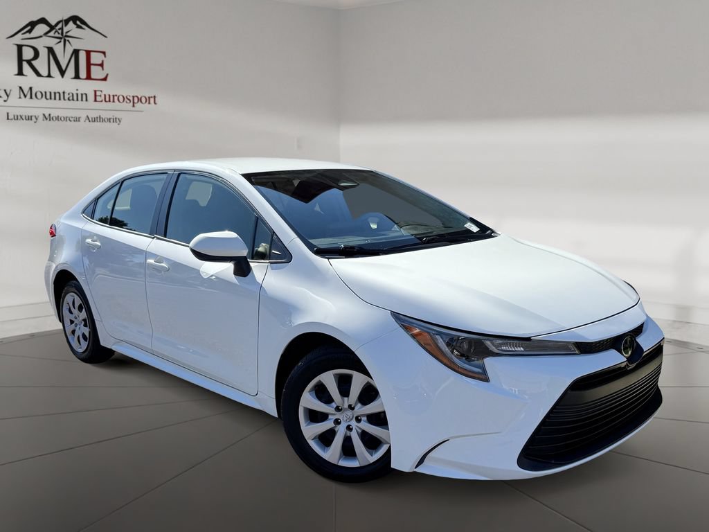 Used 2023 Toyota Corolla LE FWD image 1