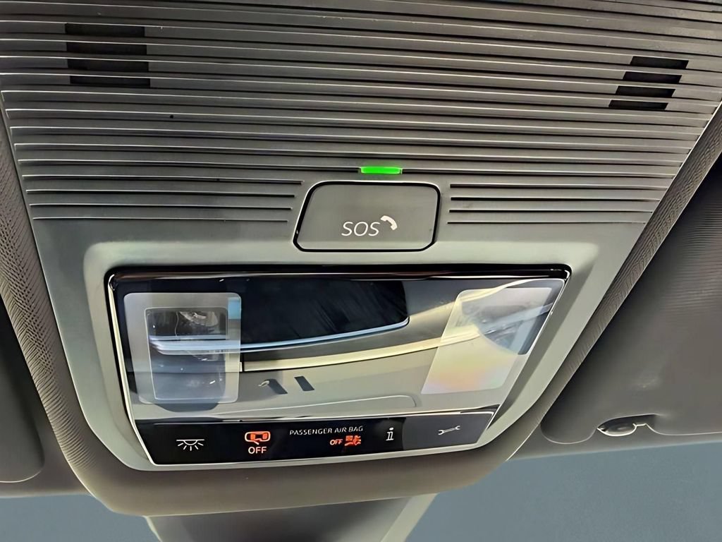 Used 2025 Volkswagen Atlas Cross Sport SE AWD/4WD image 22