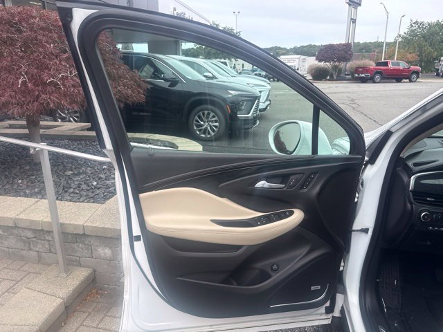 Used 2018 Buick Envision Premium w/ Driver Confidence Package AWD/4WD image 9
