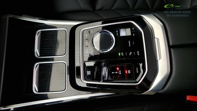 Used 2025 BMW 740i RWD image 71