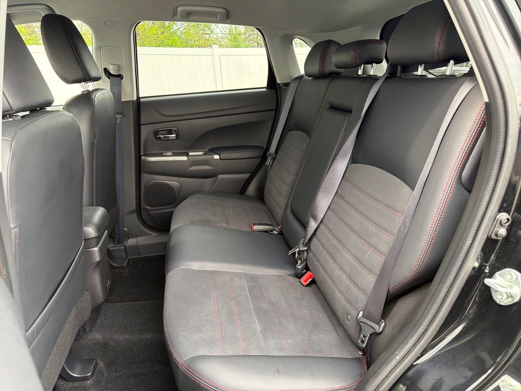 Used 2025 Mitsubishi Outlander Sport SE AWD/4WD image 29