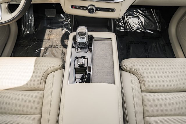 New 2026 Volvo XC90 T8 Ultra w/ Protection Package Premier image 26