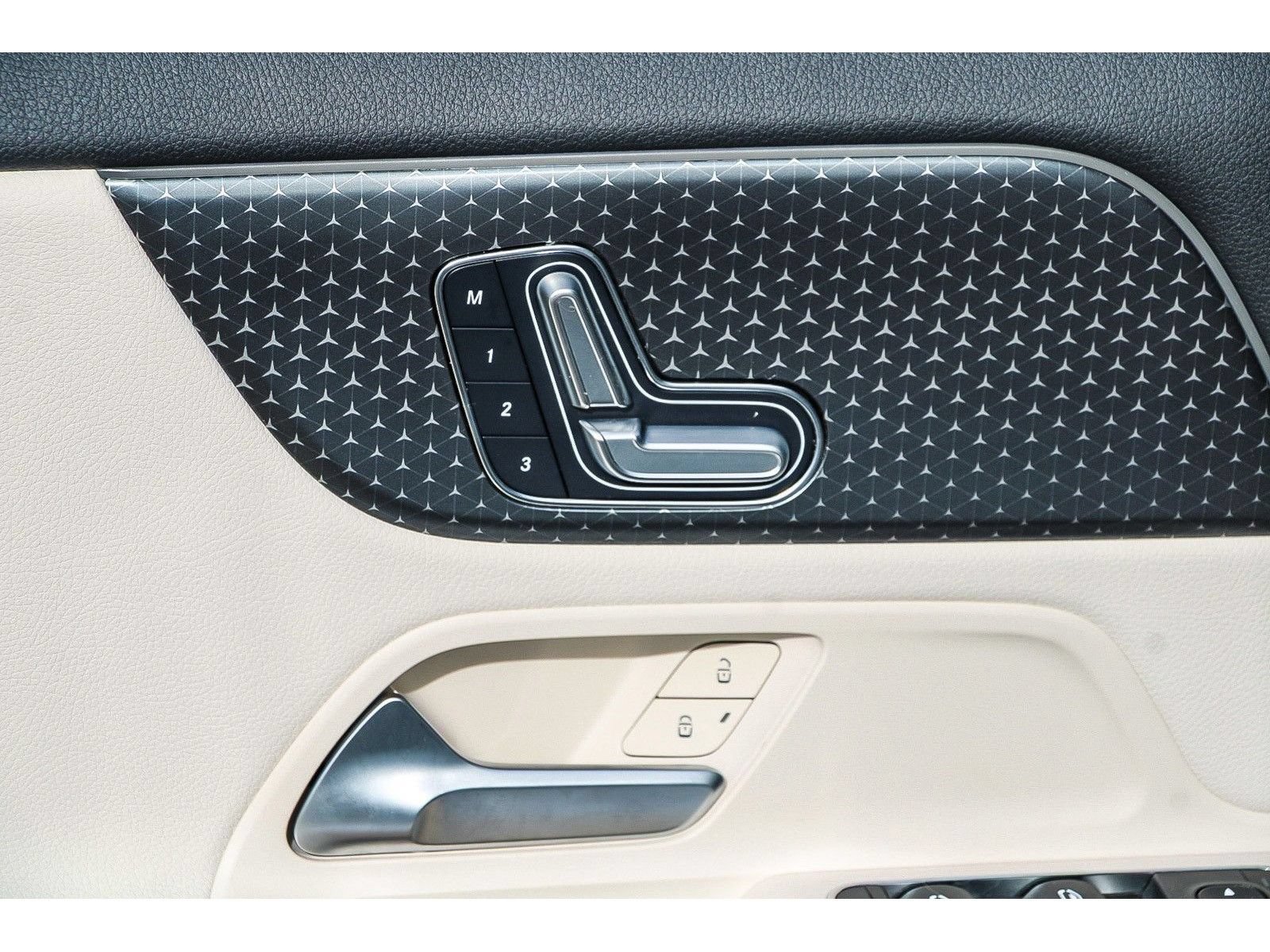 Used 2025 Mercedes-Benz GLA 250 image 19