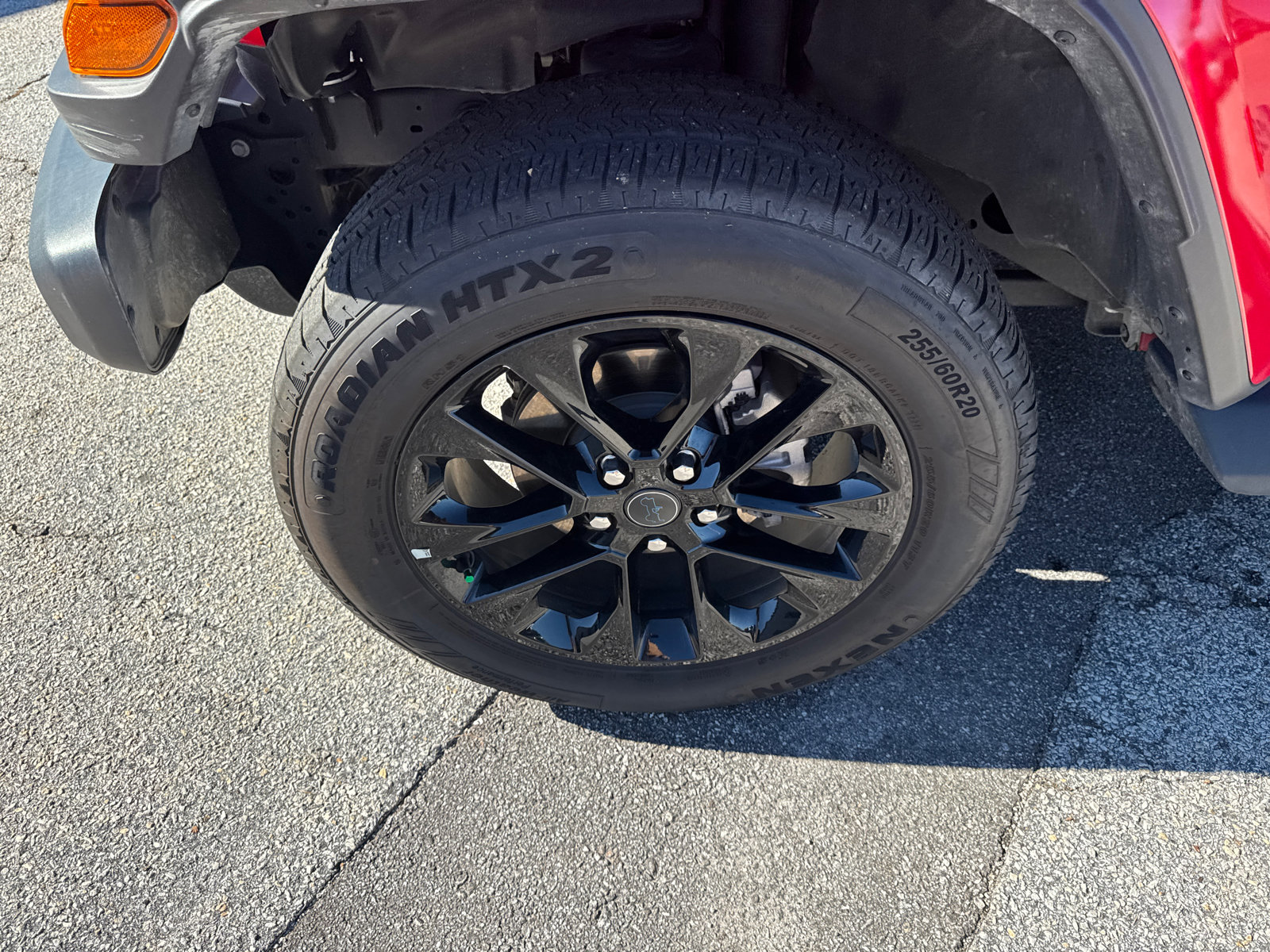 Used 2025 Jeep Wrangler Sahara image 11