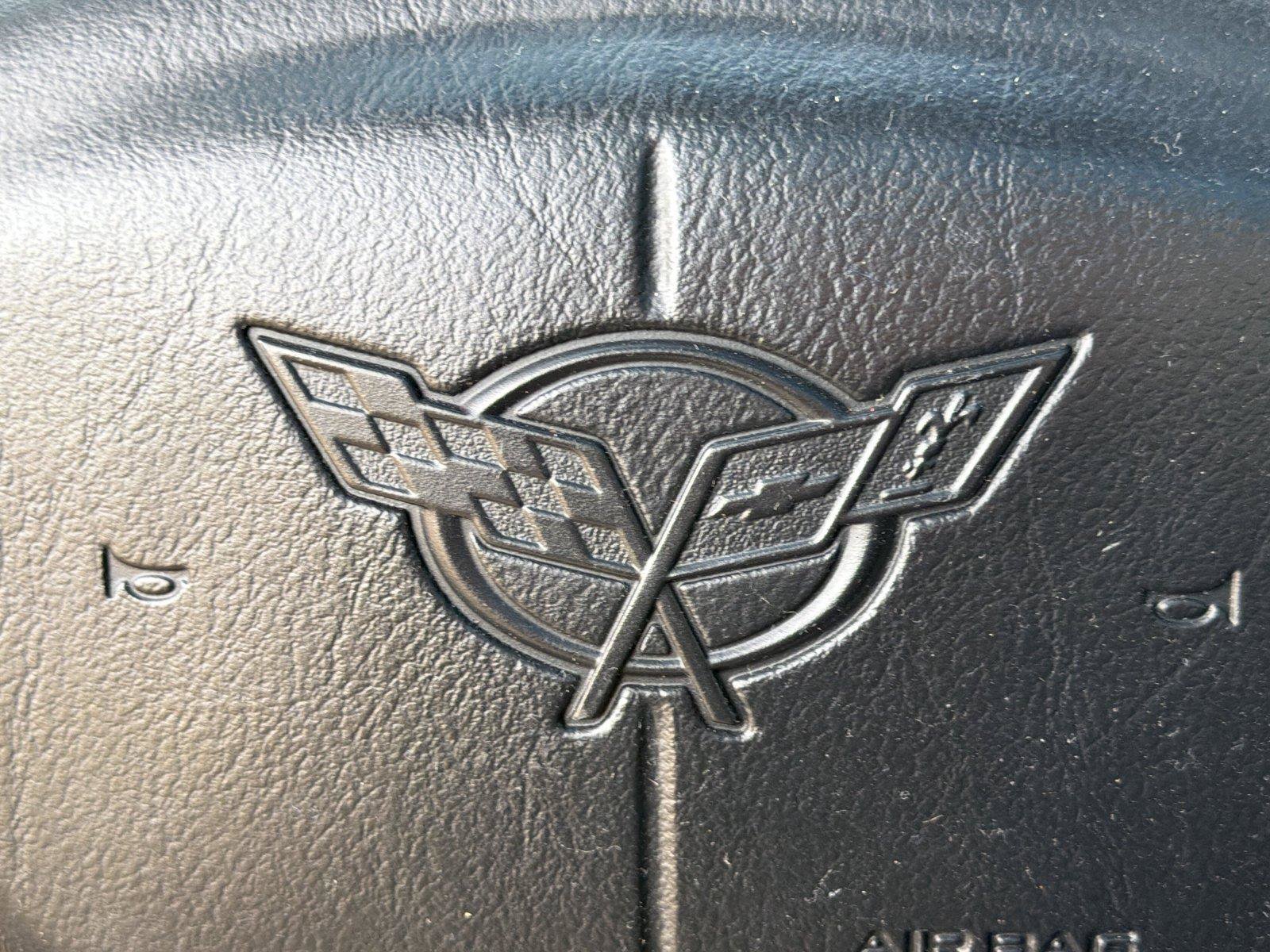 Used 2001 Chevrolet Corvette Coupe w/ Preferred Equipment Group2 RWD image 20