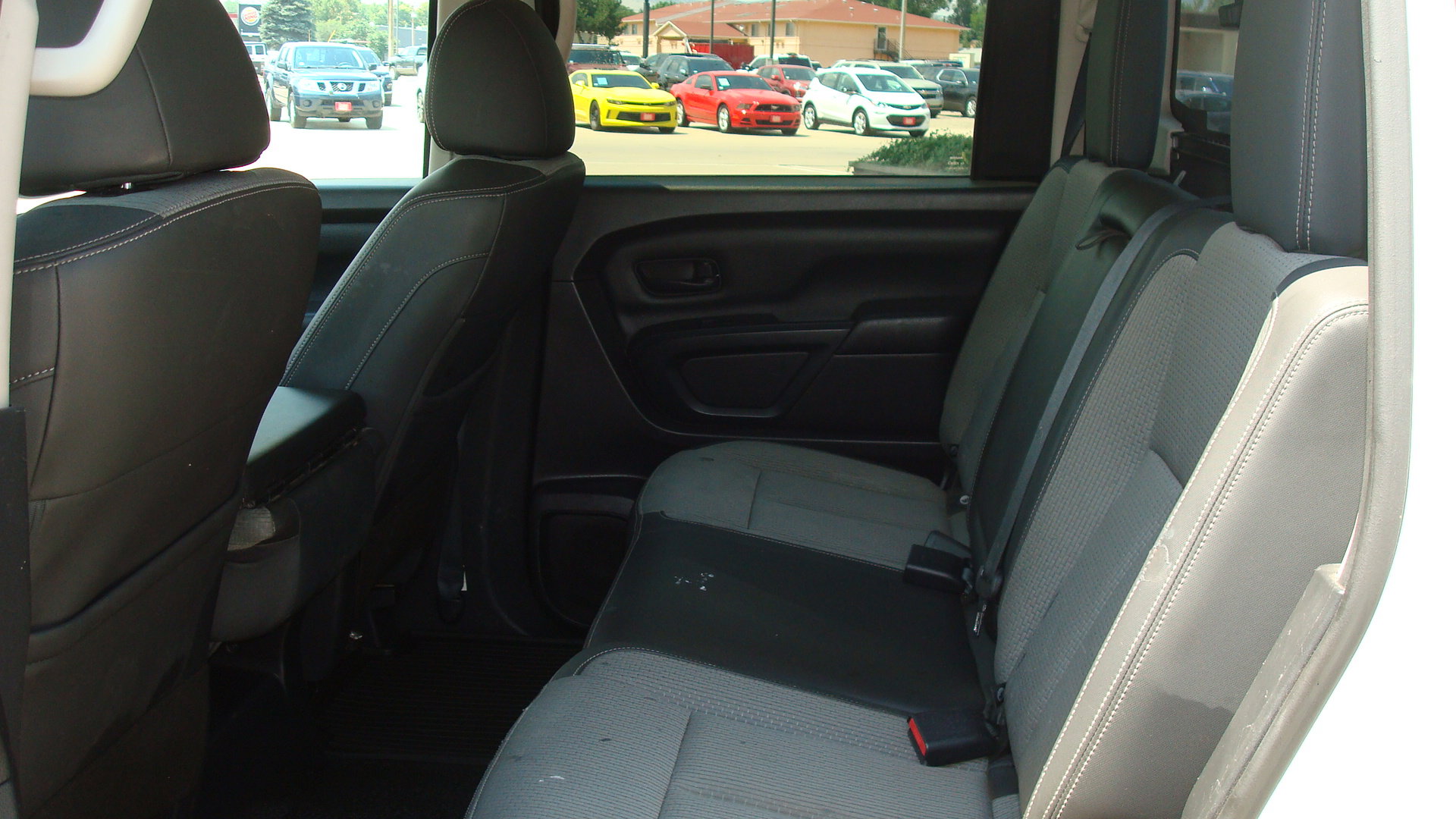 Used 2021 Nissan Titan S w/ S Utility Package image 7