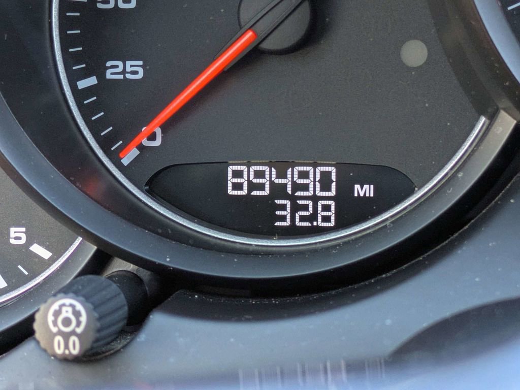 Used 2018 Porsche Cayenne image 31