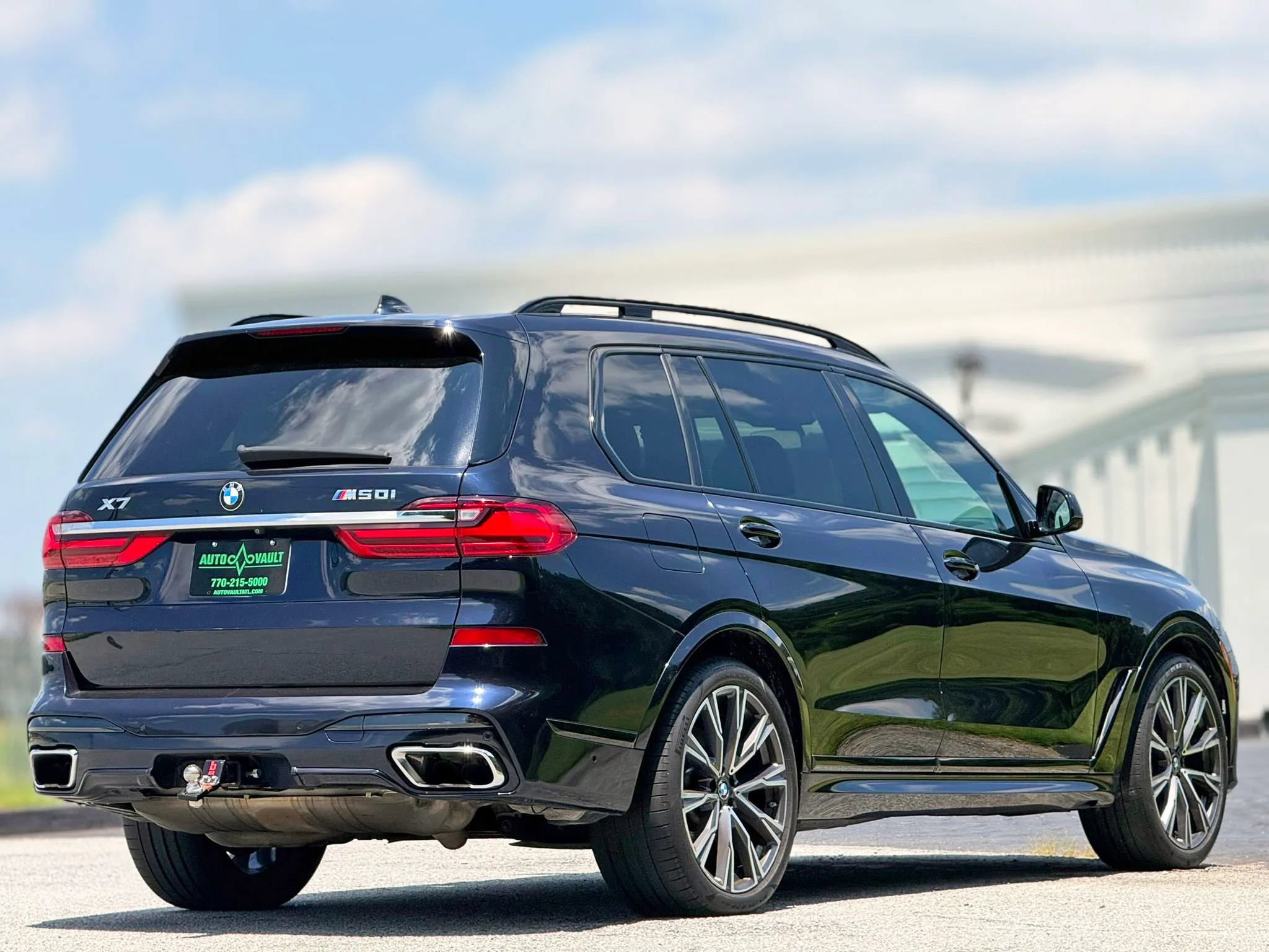 Used 2019 BMW X7 xDrive50i w/ M Sport Package AWD/4WD image 12