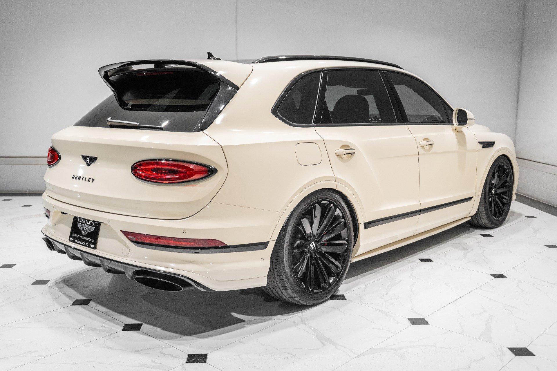 Used 2021 Bentley Bentayga Speed image 12