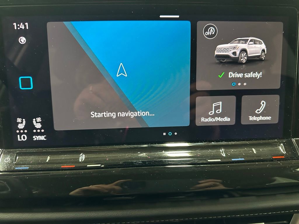 Used 2025 Volkswagen Atlas SE image 34