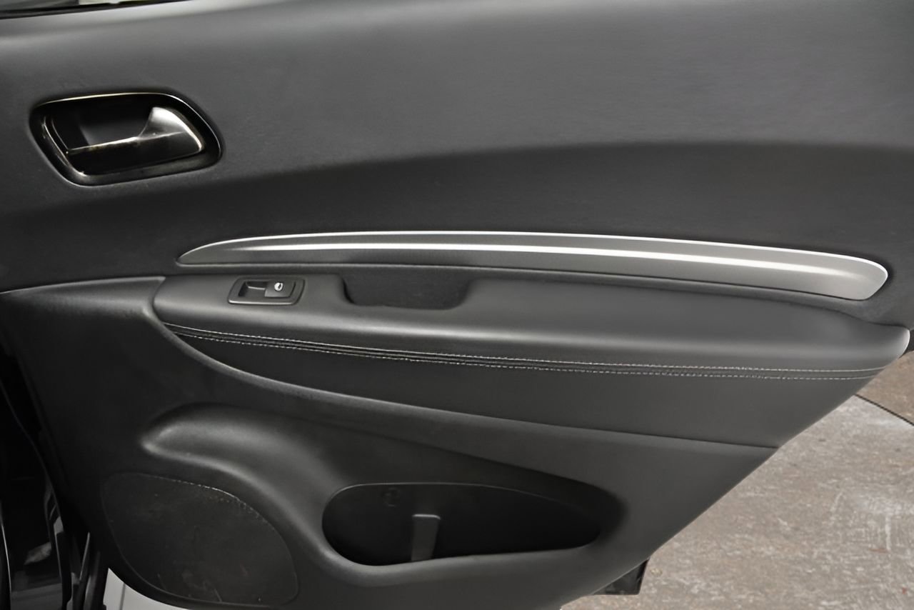 Used 2020 Dodge Durango R/T w/ Technology Group image 16