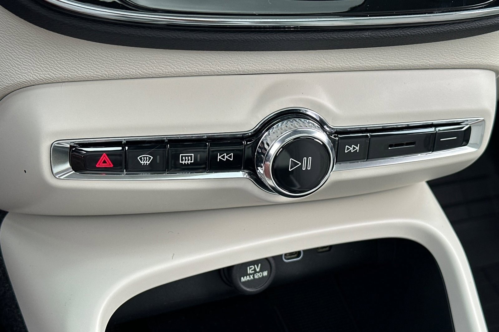 New 2026 Volvo XC40 B5 Ultra w/ Climate Package image 23
