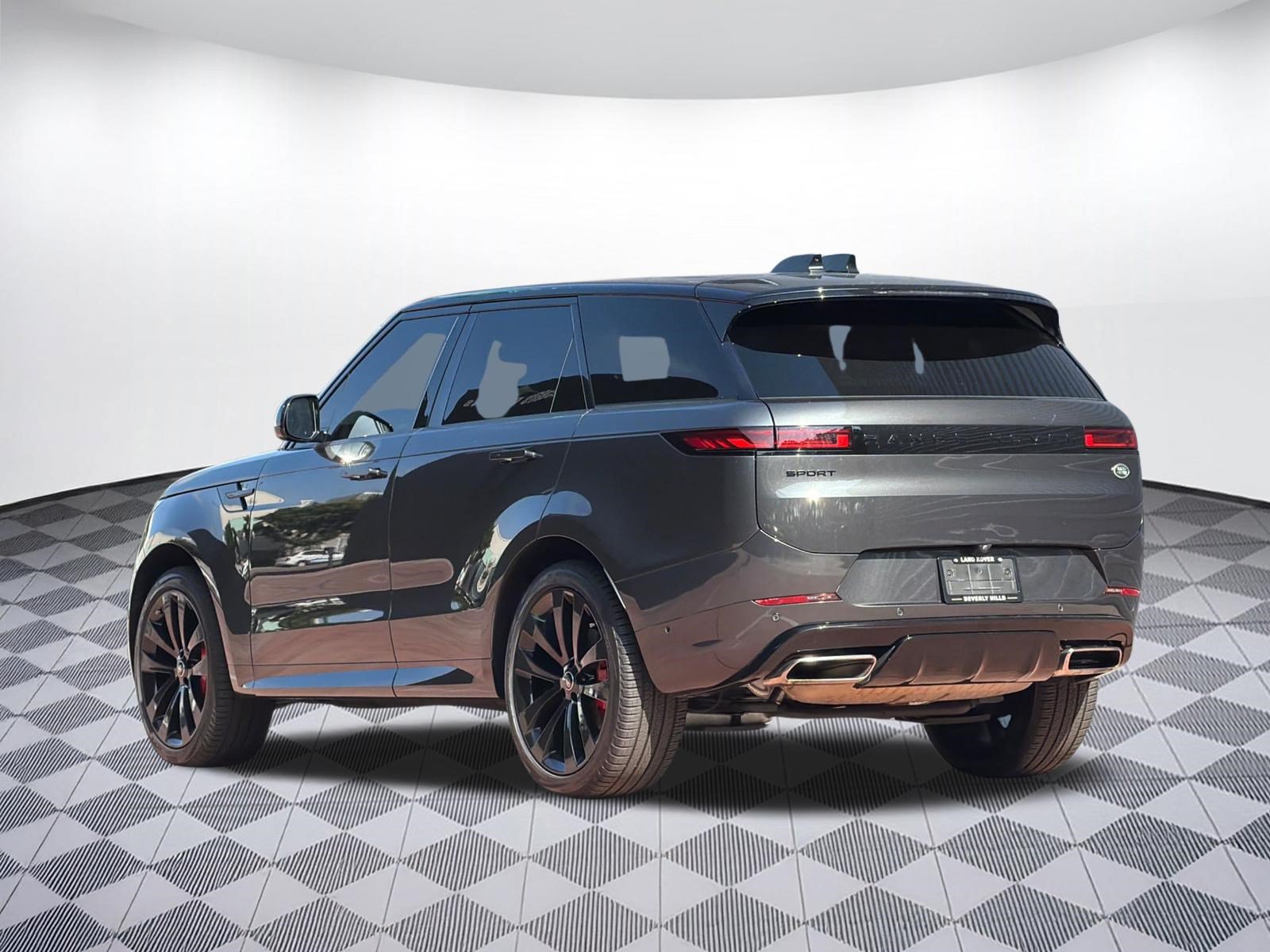 Used 2023 Land Rover Range Rover Sport SE Dynamic AWD/4WD image 3