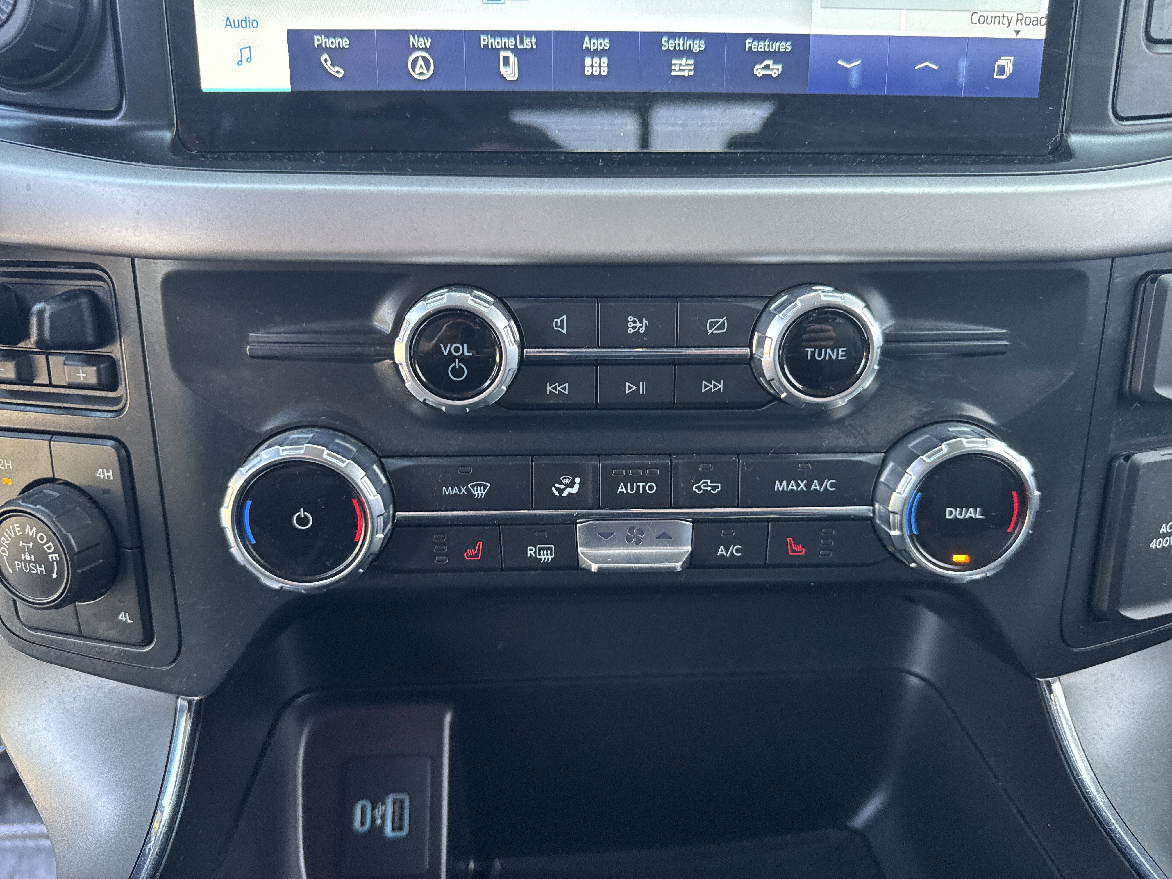 Certified 2022 Ford F150 XLT w/ Equipment Group 302A High image 40