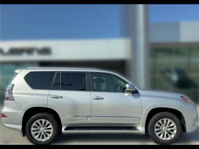 Used 2017 Lexus GX 460 Base image 5