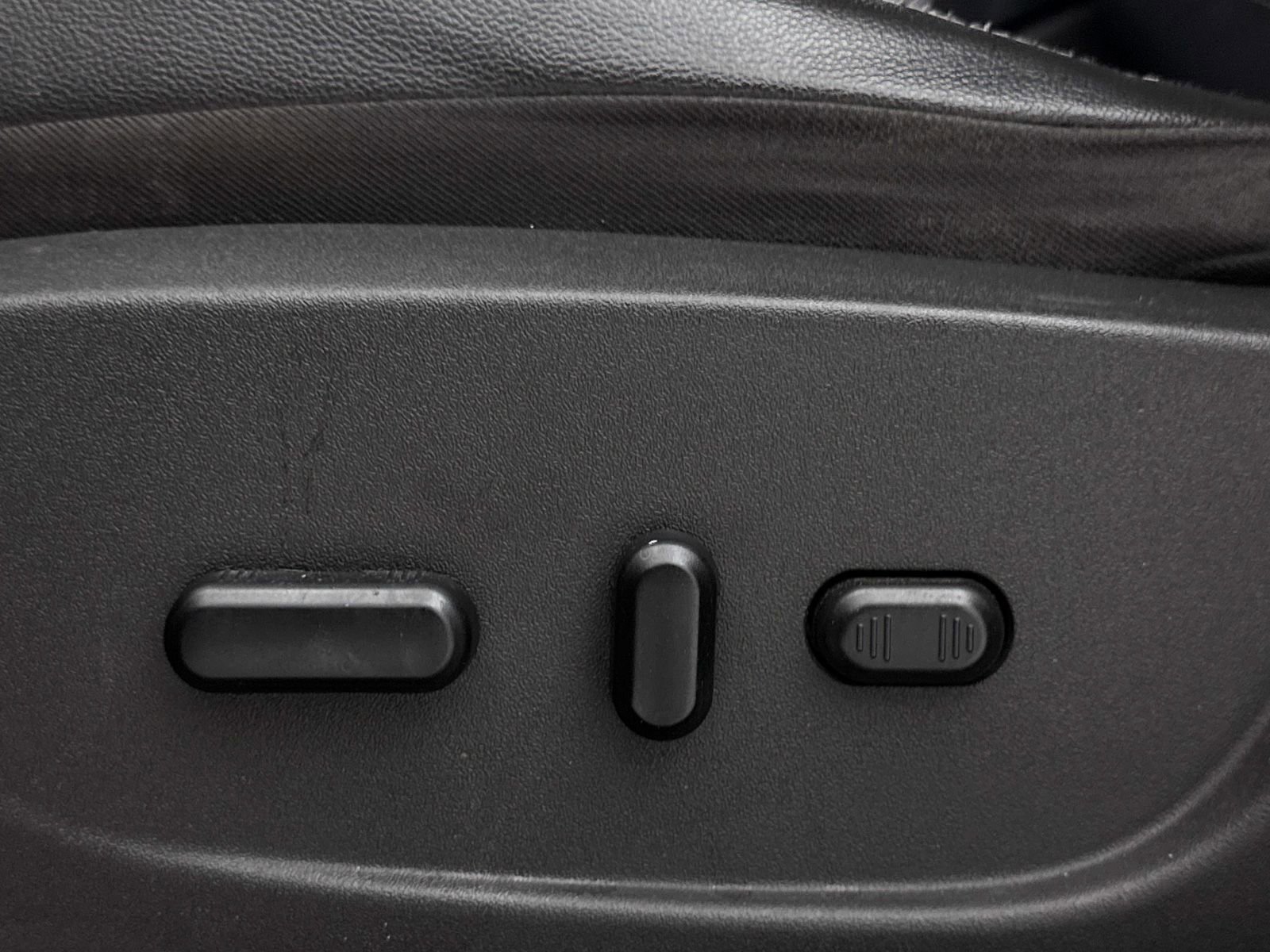 Used 2013 Ford Escape Titanium image 23