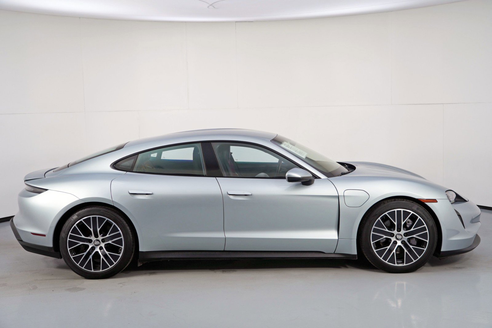 Used 2021 Porsche Taycan image 52