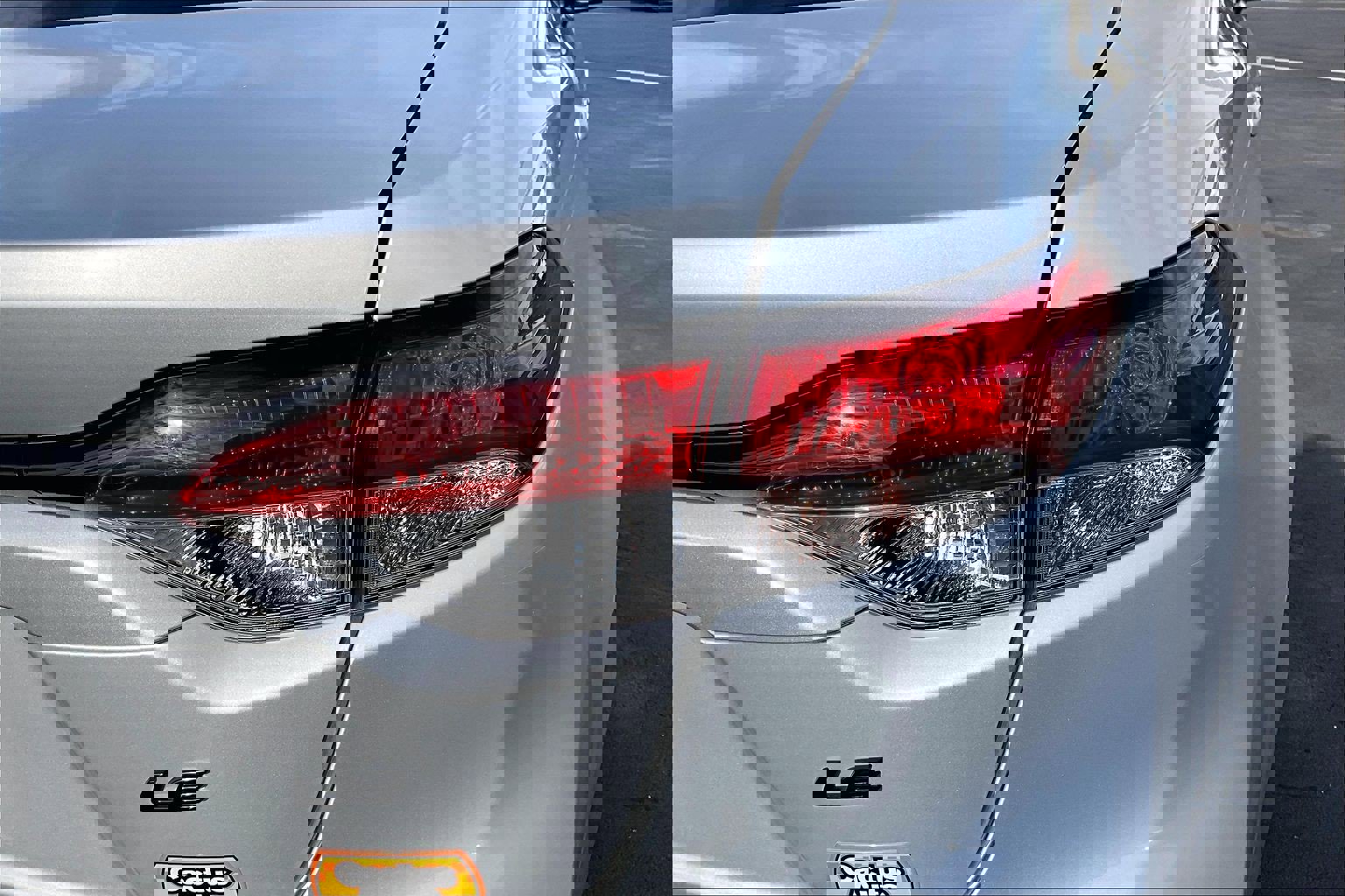 Used 2021 Toyota Corolla LE image 24