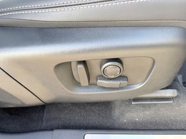 Used 2025 Land Rover Discovery Sport Dynamic SE image 18