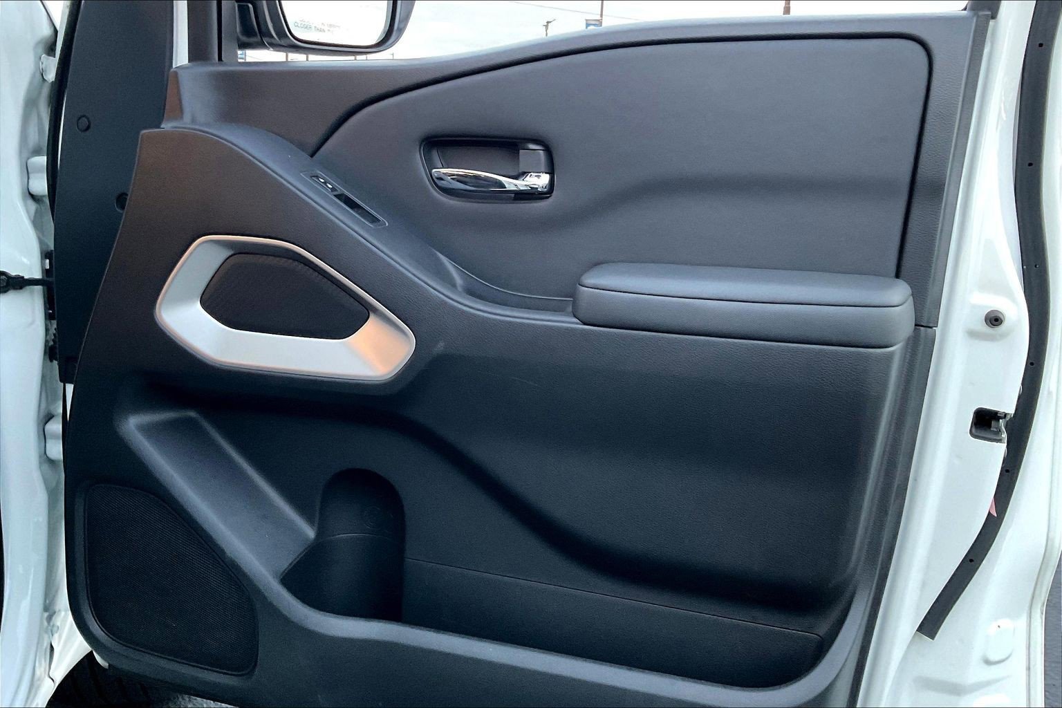 Used 2022 Nissan Frontier SV image 23