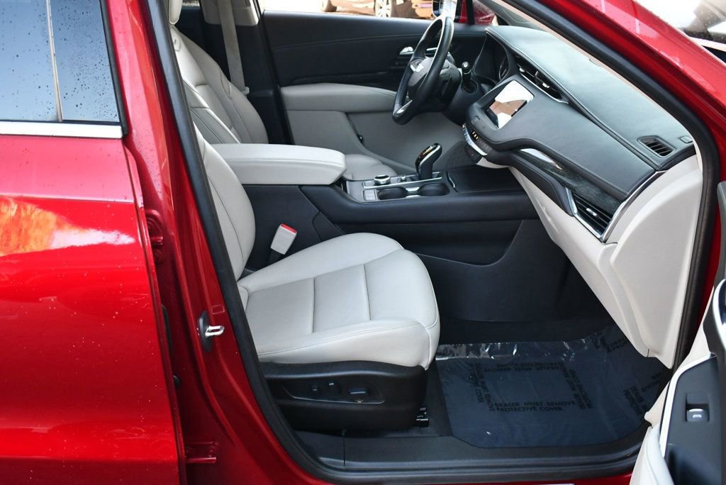 Used 2021 Cadillac XT4 Premium Luxury w/ Driver Awareness Package image 40