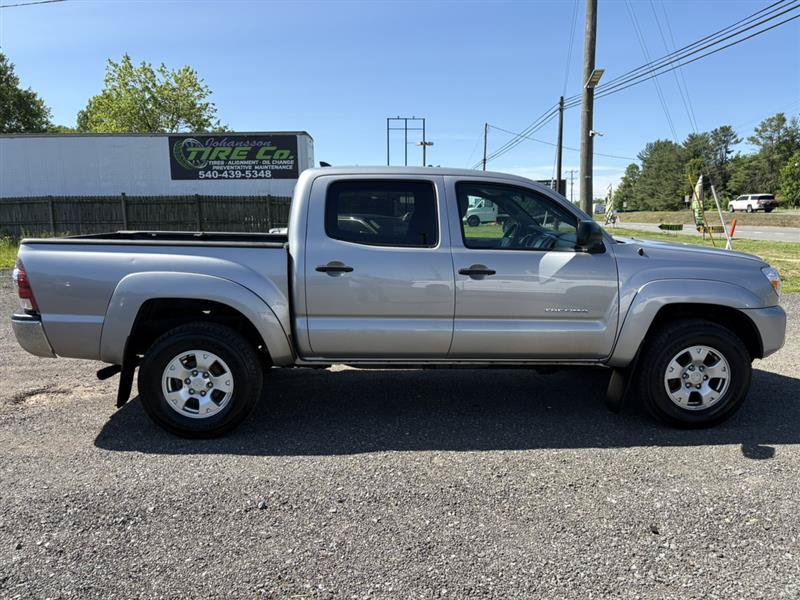 Used 2015 Toyota Tacoma 4x4 Double Cab w/ SR5 Package image 5