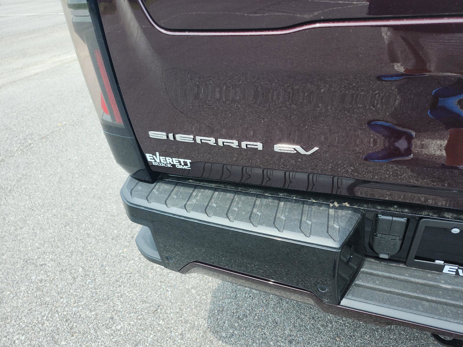 New 2025 GMC Sierra EV Denali image 4